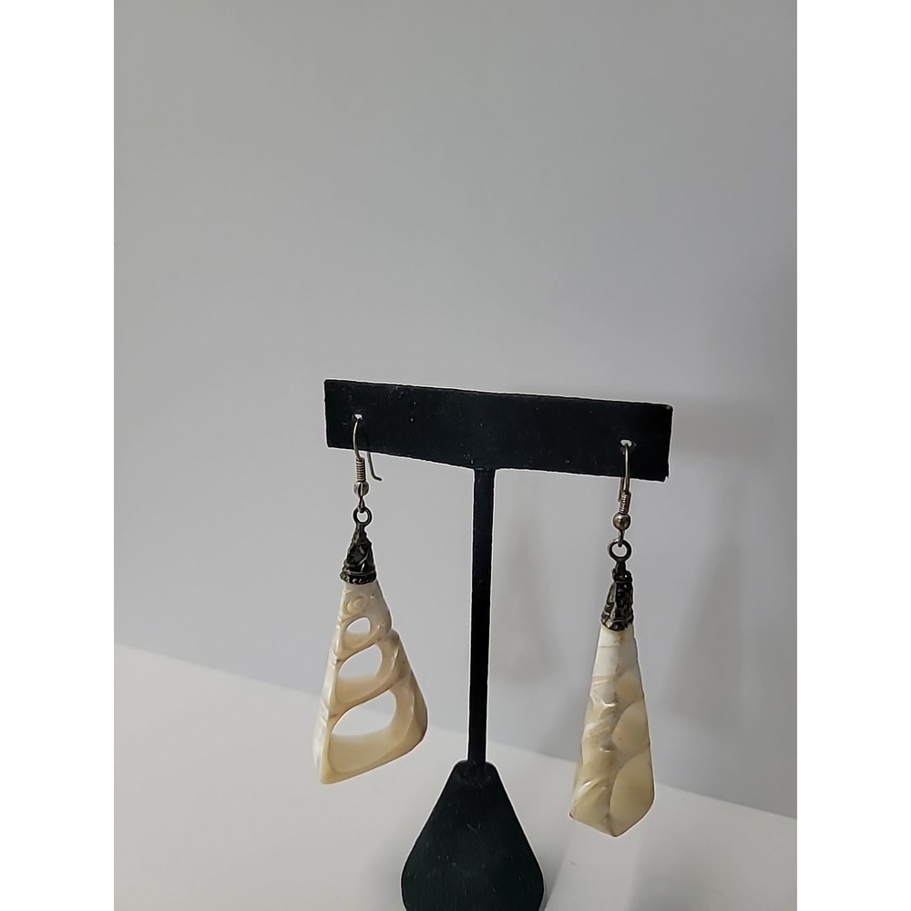 Vintage Carved‎ Shell Dangle Earrings Boho Cream Ivory Pierced Jewelry